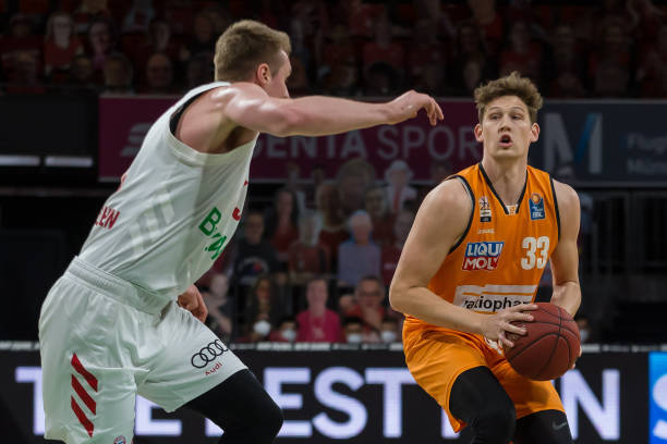 策略各有侧 策略各有侧