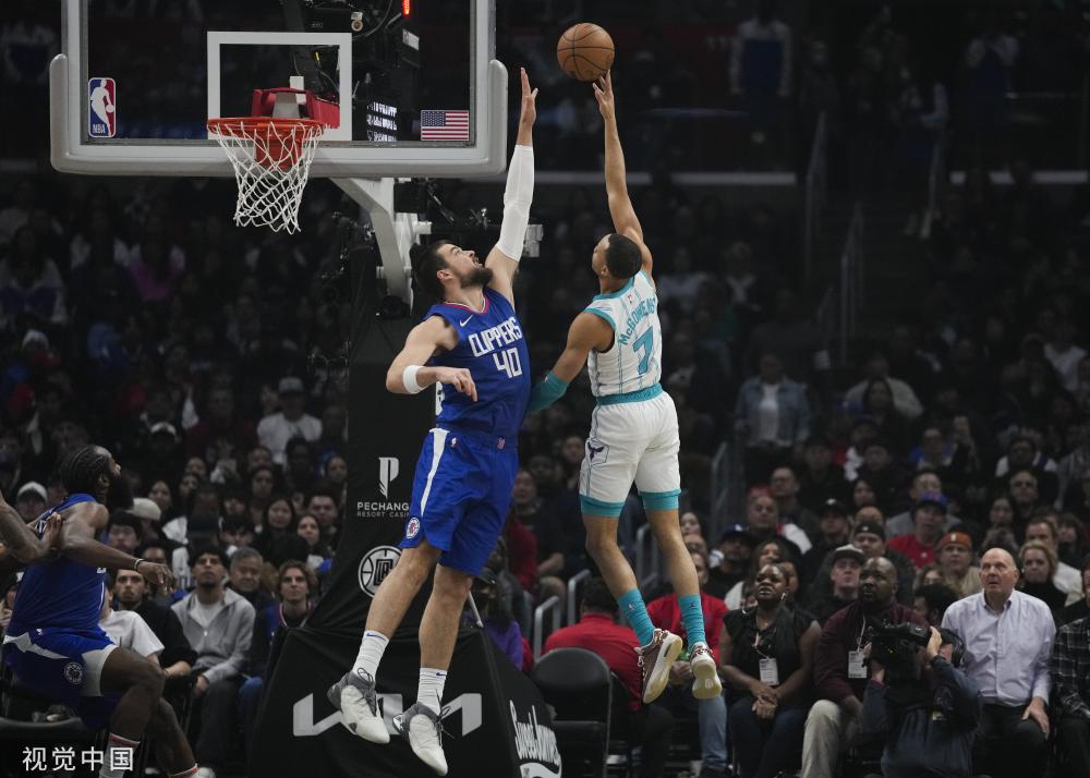 的风口浪尖 的风口浪尖