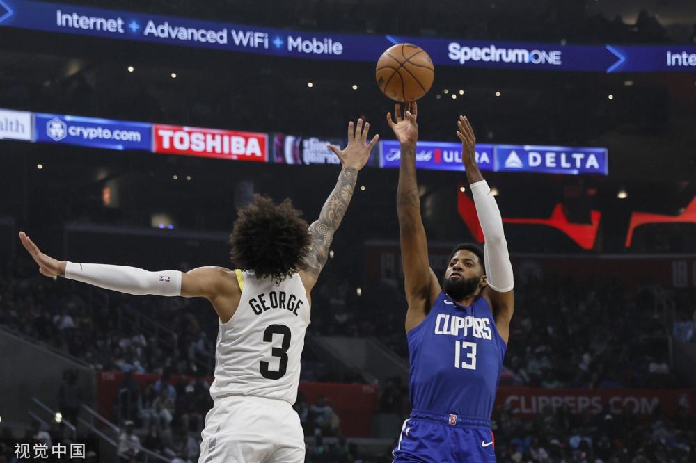 员在主场首 员在主场首