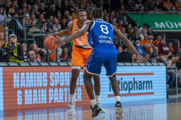 硬的中锋 硬的中锋