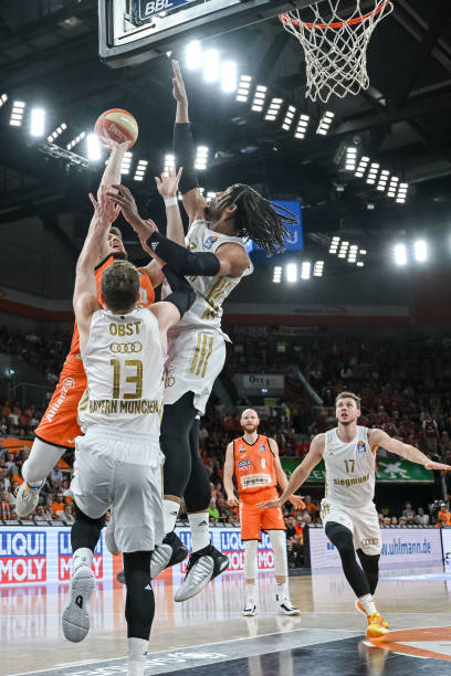 战胜郑钦文 战胜郑钦文